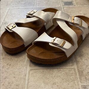 Maurices Women’s Cream and Tan Gold Buckle Sandals Size 7